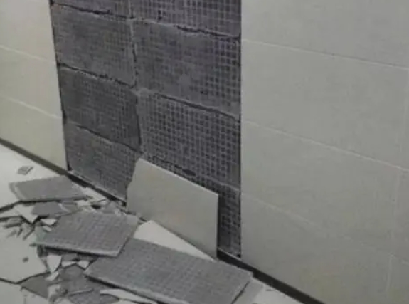南票瓷砖空鼓维修公司分享下南票墙砖松动维修的知识